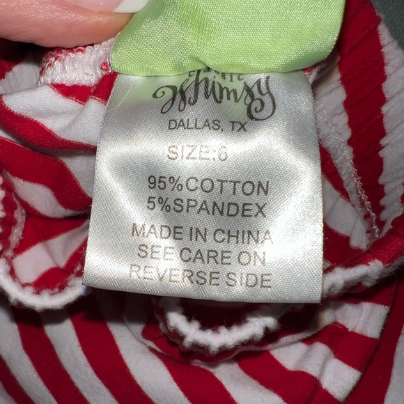 Classic whimsy red and white holiday striped pants with flare bottoms size 6 EUC - Picture 6 of 6